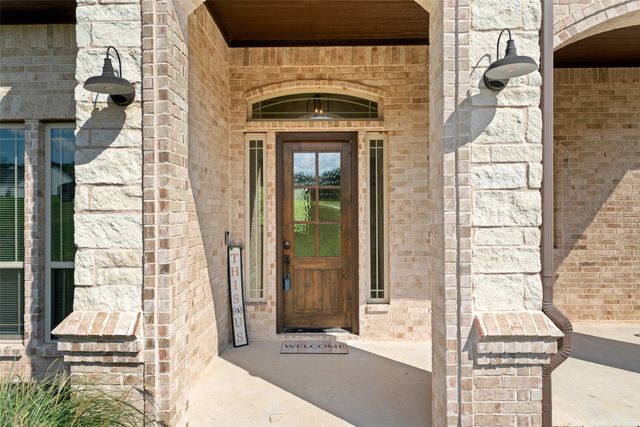 1055 Meadow Wood Terrace, Azle, TX 76020