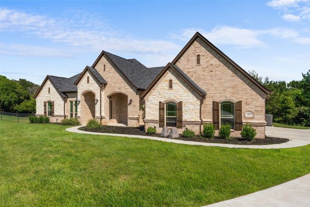 1055 Meadow Wood Terrace, Azle, TX 76020