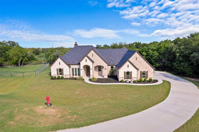 1055 Meadow Wood Terrace, Azle, TX 76020