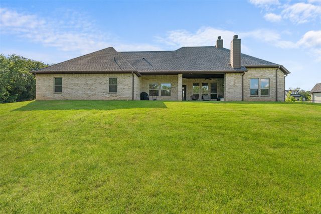 1055 Meadow Wood Terrace, Azle, TX 76020