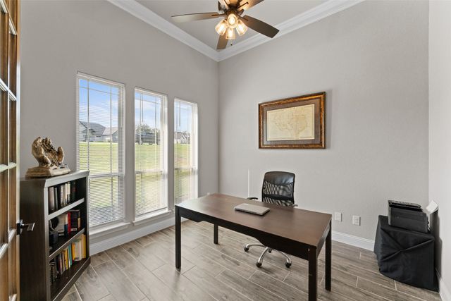 1055 Meadow Wood Terrace, Azle, TX 76020
