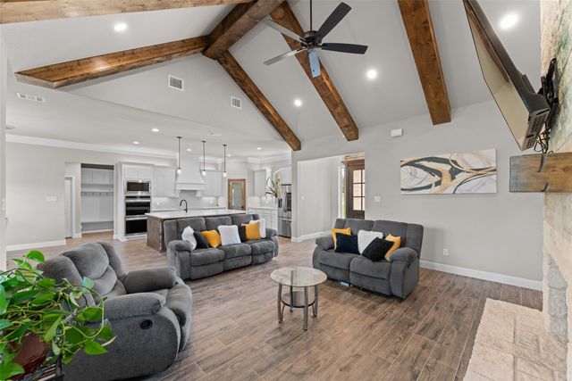 1055 Meadow Wood Terrace, Azle, TX 76020