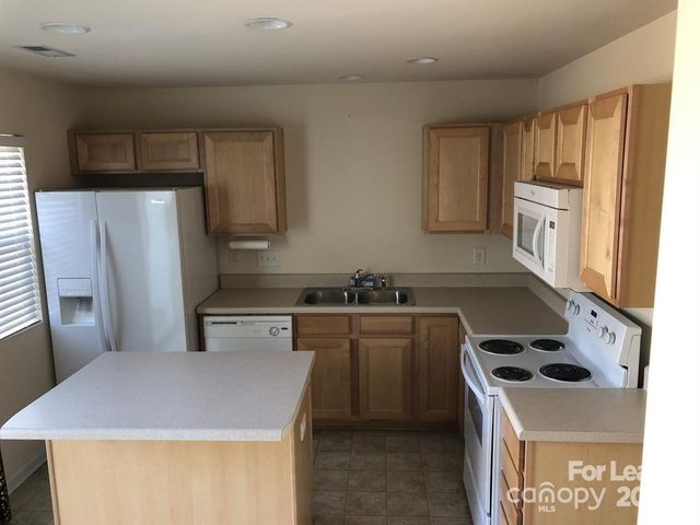 11138 Derryrush Drive, Charlotte, NC 28213