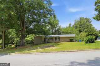 6735 Marlborough Circle S, Atlanta, GA 30349