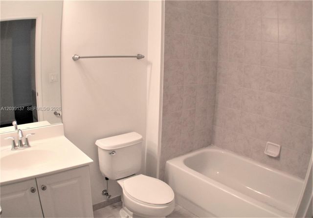202 Las Brisas Cir, Sunrise, FL 33326