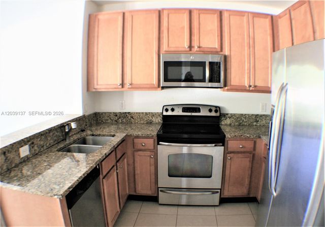 202 Las Brisas Cir, Sunrise, FL 33326