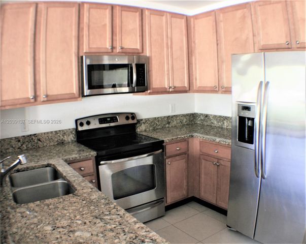 202 Las Brisas Cir, Sunrise, FL 33326