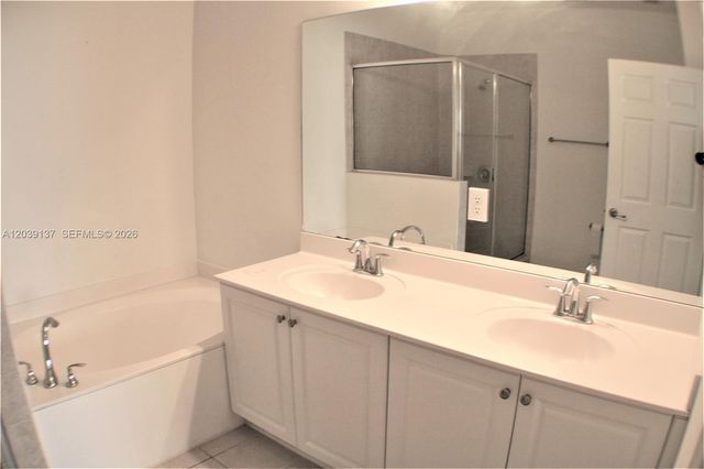 202 Las Brisas Cir, Sunrise, FL 33326