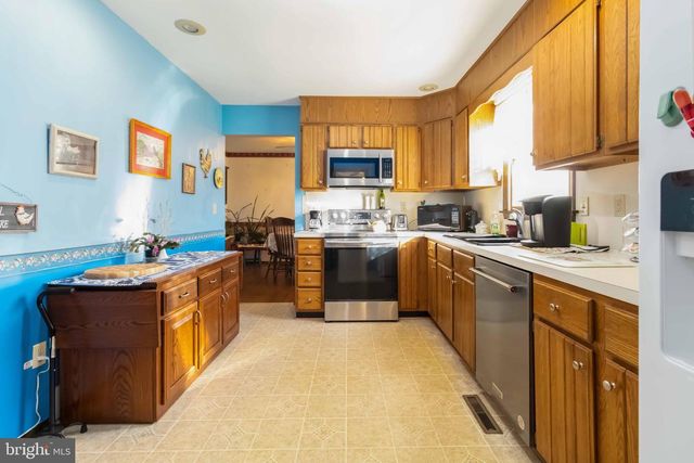 1712 NEWVILLE RD, Carlisle, PA 17015