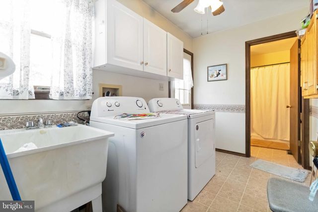 1712 NEWVILLE RD, Carlisle, PA 17015