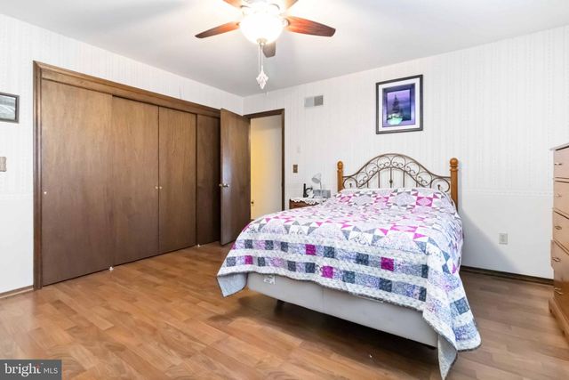 1712 NEWVILLE RD, Carlisle, PA 17015