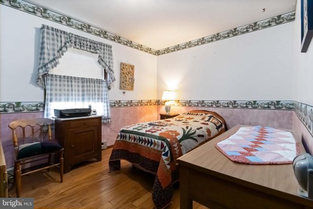 1712 NEWVILLE RD, Carlisle, PA 17015