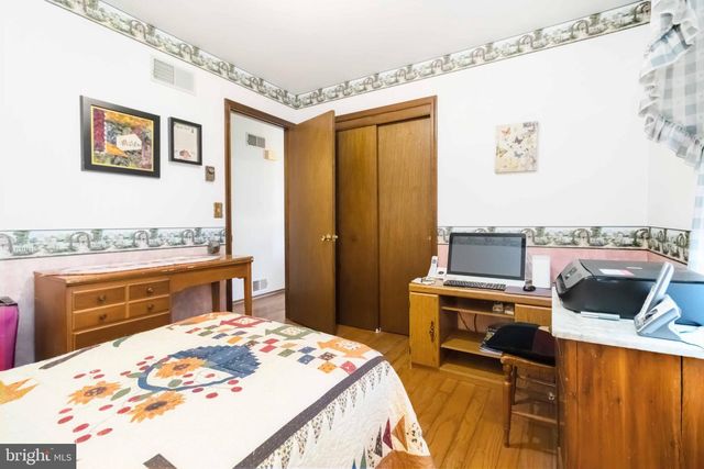 1712 NEWVILLE RD, Carlisle, PA 17015