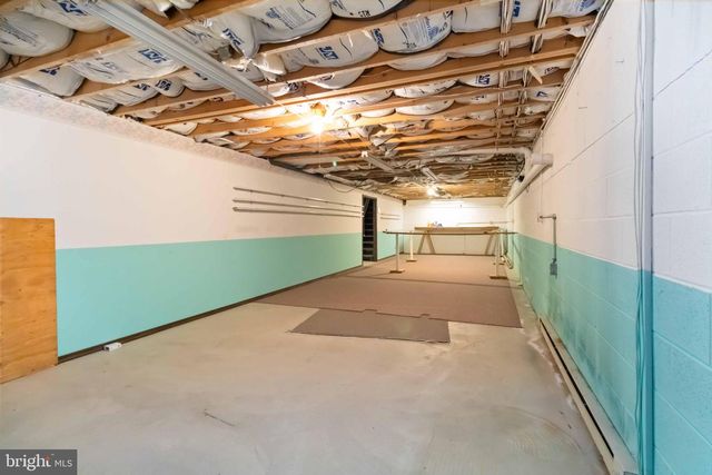 1712 NEWVILLE RD, Carlisle, PA 17015