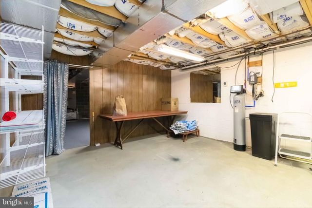 1712 NEWVILLE RD, Carlisle, PA 17015