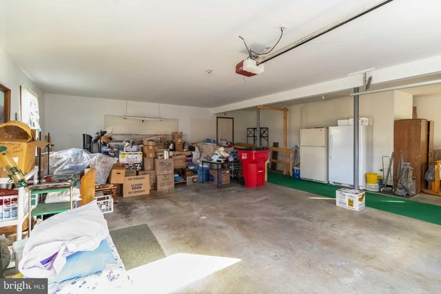 1712 NEWVILLE RD, Carlisle, PA 17015