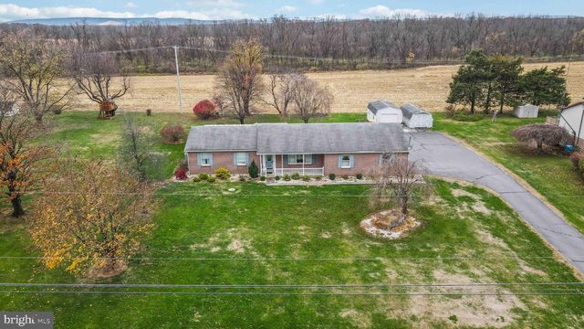 1712 NEWVILLE RD, Carlisle, PA 17015