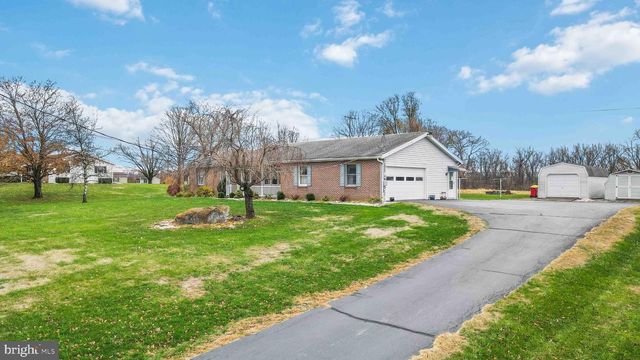 1712 NEWVILLE RD, Carlisle, PA 17015