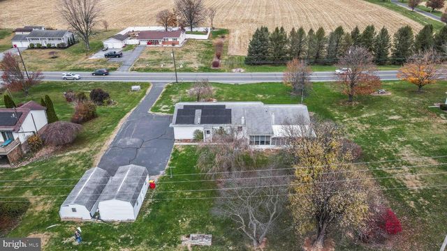 1712 NEWVILLE RD, Carlisle, PA 17015