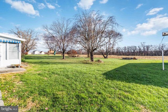 1712 NEWVILLE RD, Carlisle, PA 17015