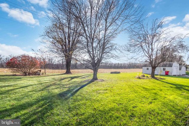 1712 NEWVILLE RD, Carlisle, PA 17015