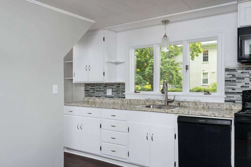 137 locust Street, Dover, NH 03820