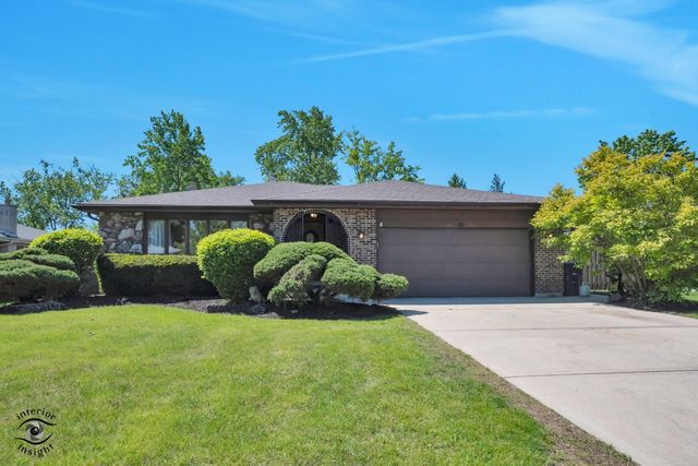 825 Walnut Drive, Darien, IL 60561
