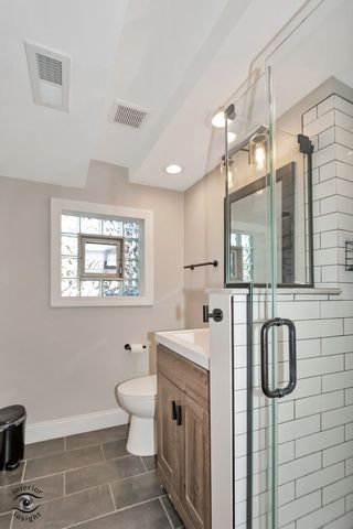 825 Walnut Drive, Darien, IL 60561