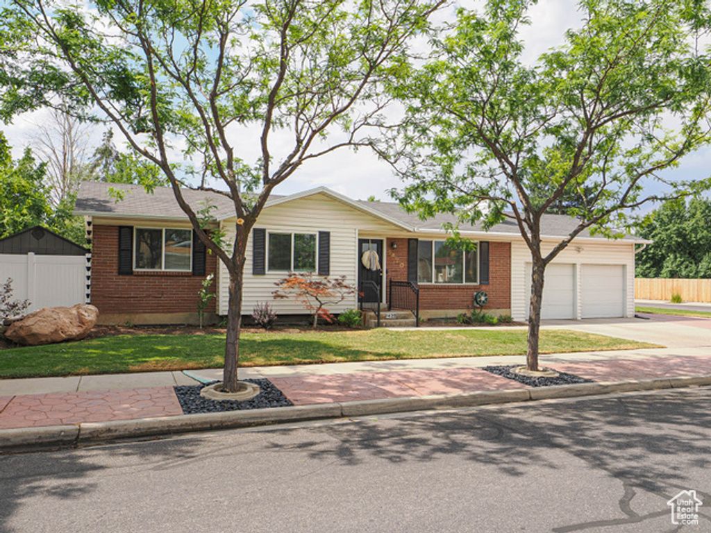 1420 E LONGDALE DR, Sandy, UT 84092