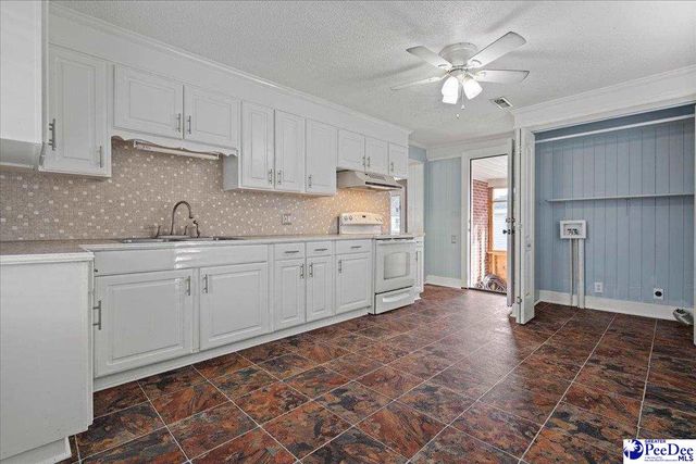 1148 2nd Loop Rd, Florence, SC 29505