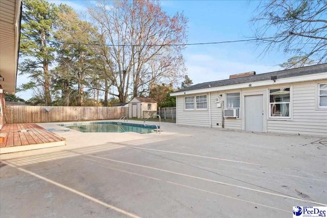 1148 2nd Loop Rd, Florence, SC 29505