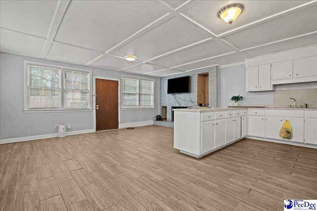 1148 2nd Loop Rd, Florence, SC 29505