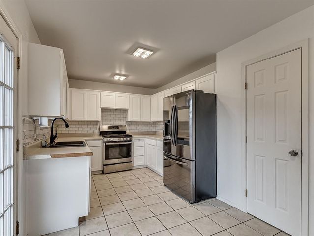 2101 NE 11th Street, Moore, OK 73160