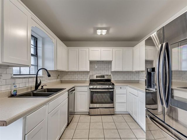 2101 NE 11th Street, Moore, OK 73160