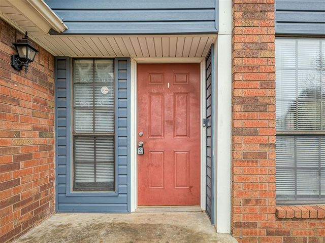 2101 NE 11th Street, Moore, OK 73160