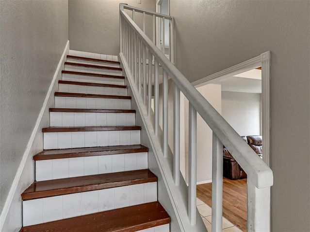 2101 NE 11th Street, Moore, OK 73160