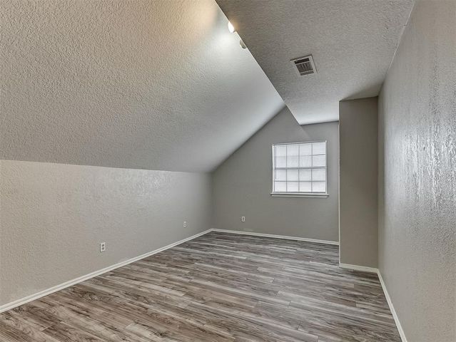 2101 NE 11th Street, Moore, OK 73160