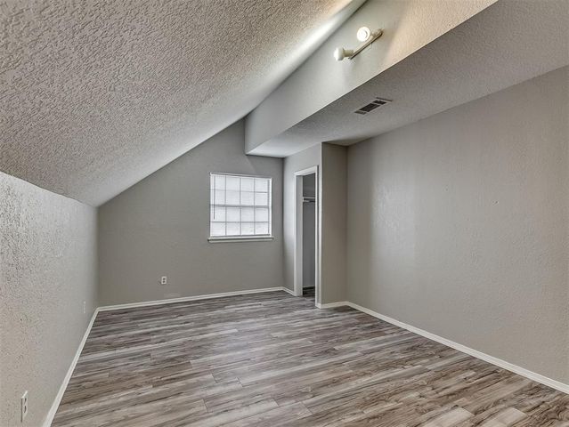 2101 NE 11th Street, Moore, OK 73160