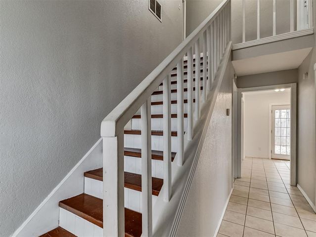 2101 NE 11th Street, Moore, OK 73160