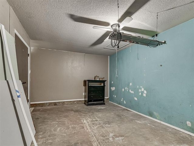 2101 NE 11th Street, Moore, OK 73160