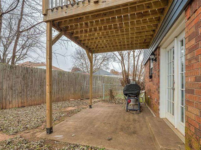 2101 NE 11th Street, Moore, OK 73160