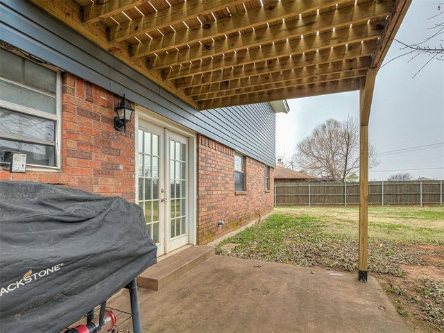 2101 NE 11th Street, Moore, OK 73160