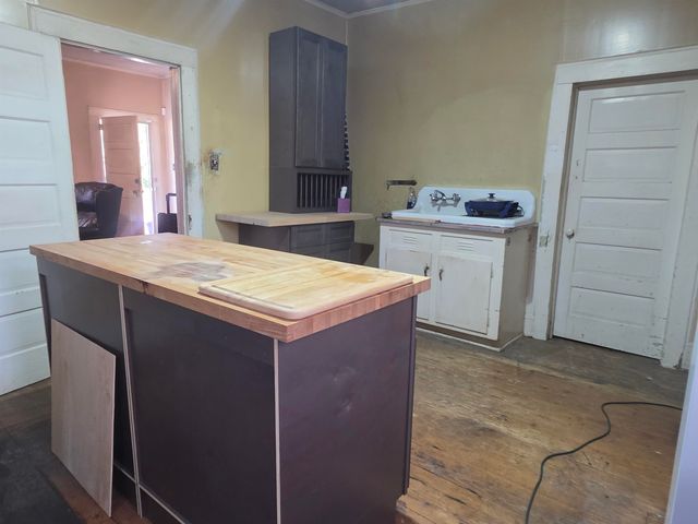 2 3rd Street, Inman, SC 29349