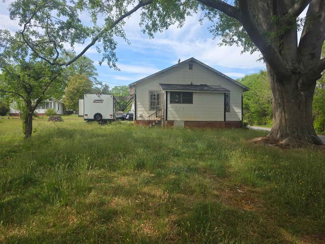 2 3rd Street, Inman, SC 29349