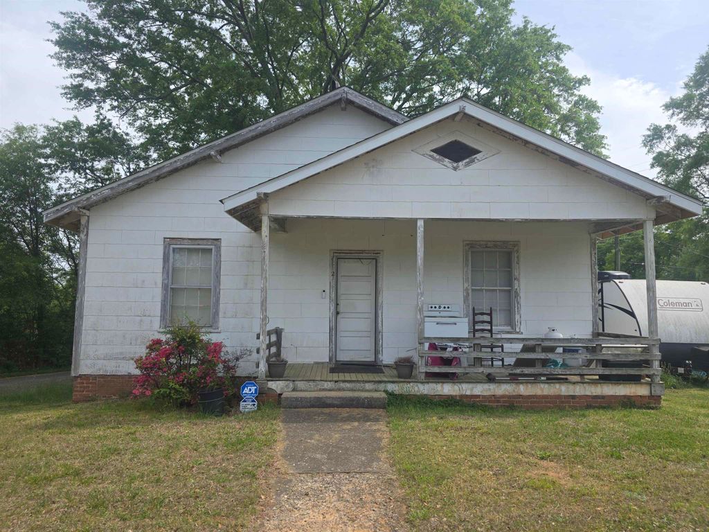 2 3rd Street, Inman, SC 29349