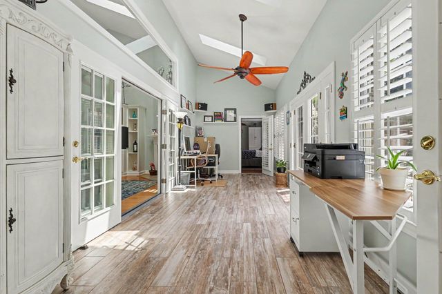 44 Aberdeen Way, Pawleys Island, SC 29585