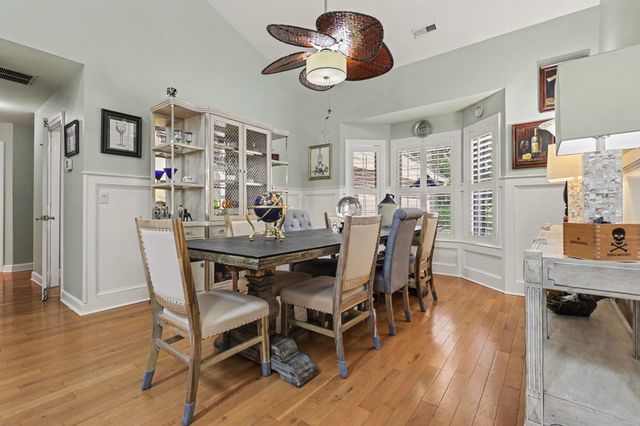 44 Aberdeen Way, Pawleys Island, SC 29585