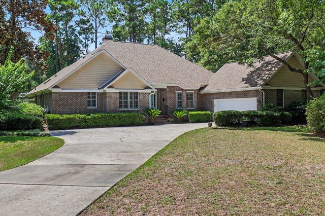44 Aberdeen Way, Pawleys Island, SC 29585