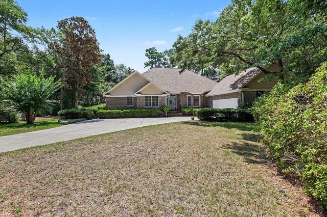 44 Aberdeen Way, Pawleys Island, SC 29585