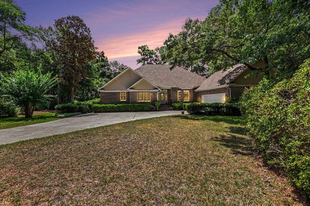 44 Aberdeen Way, Pawleys Island, SC 29585